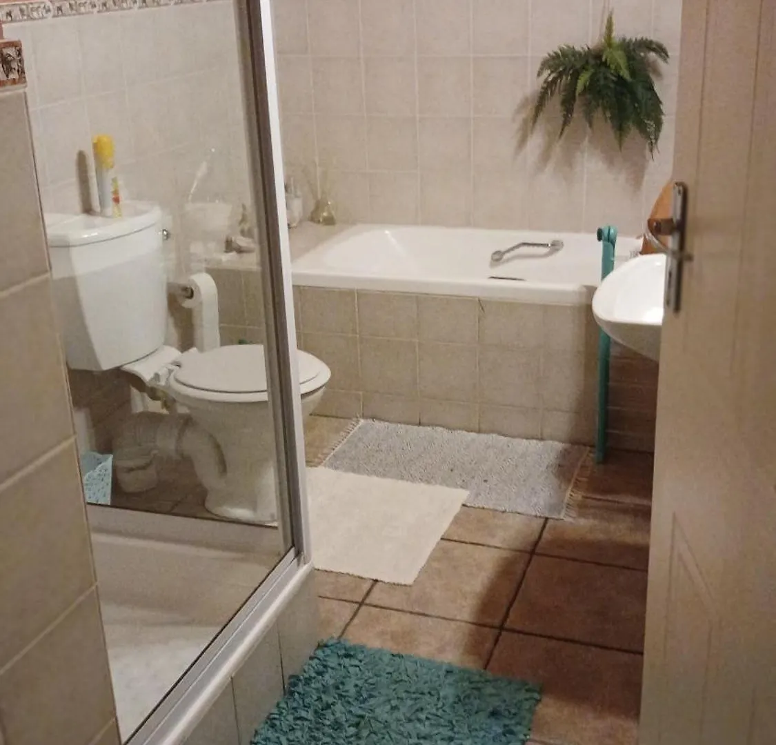 Privatunterkunft A Home Away From Home With Double Room Plus Single Room Goedehoop, Strand, Western Cape